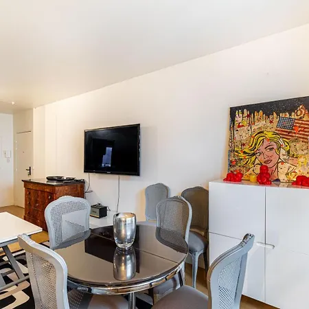 Guestready - Artful Abode In Heart Parigi